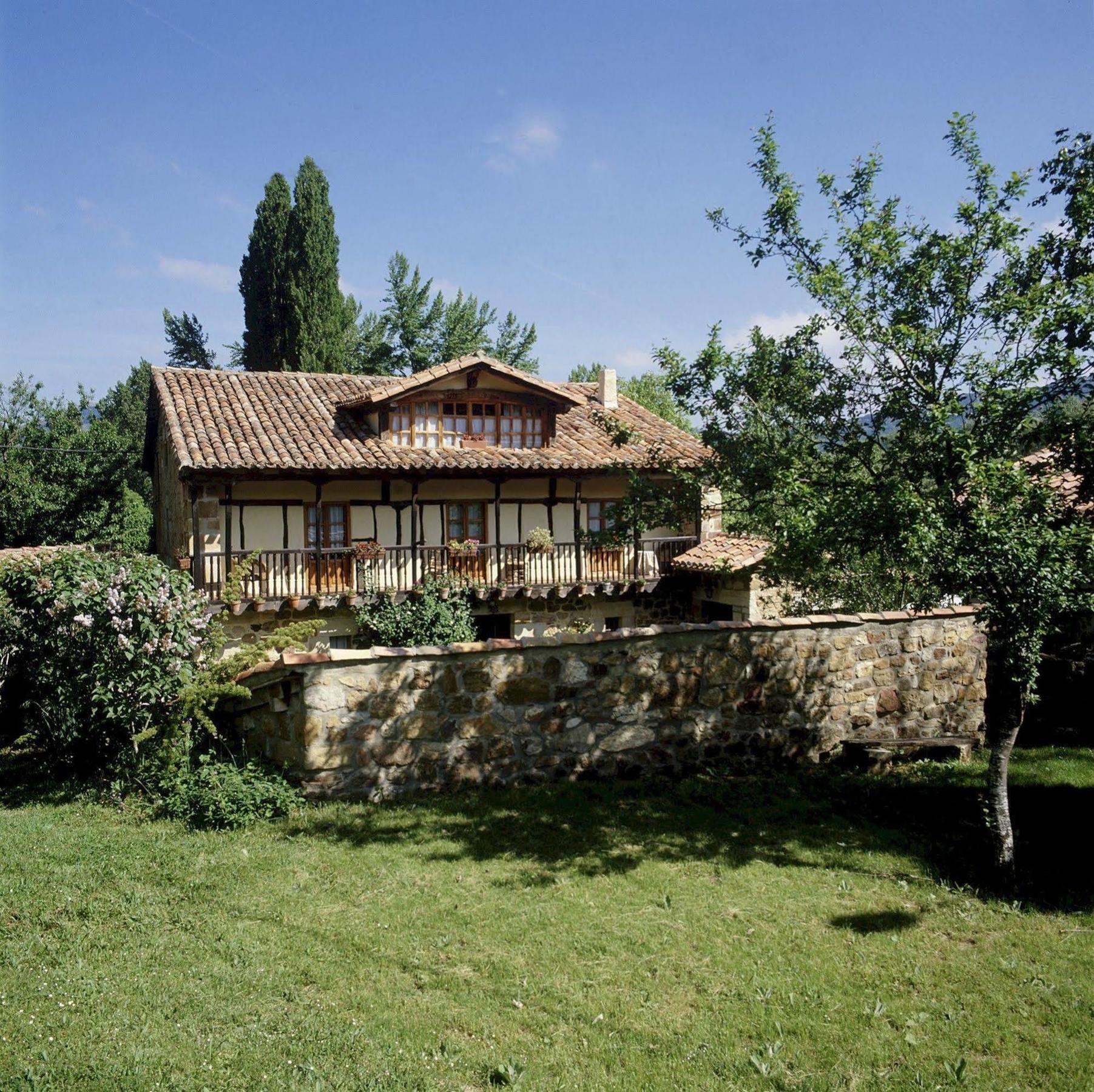 La Gandara Guest House Crespo ภายนอก รูปภาพ
